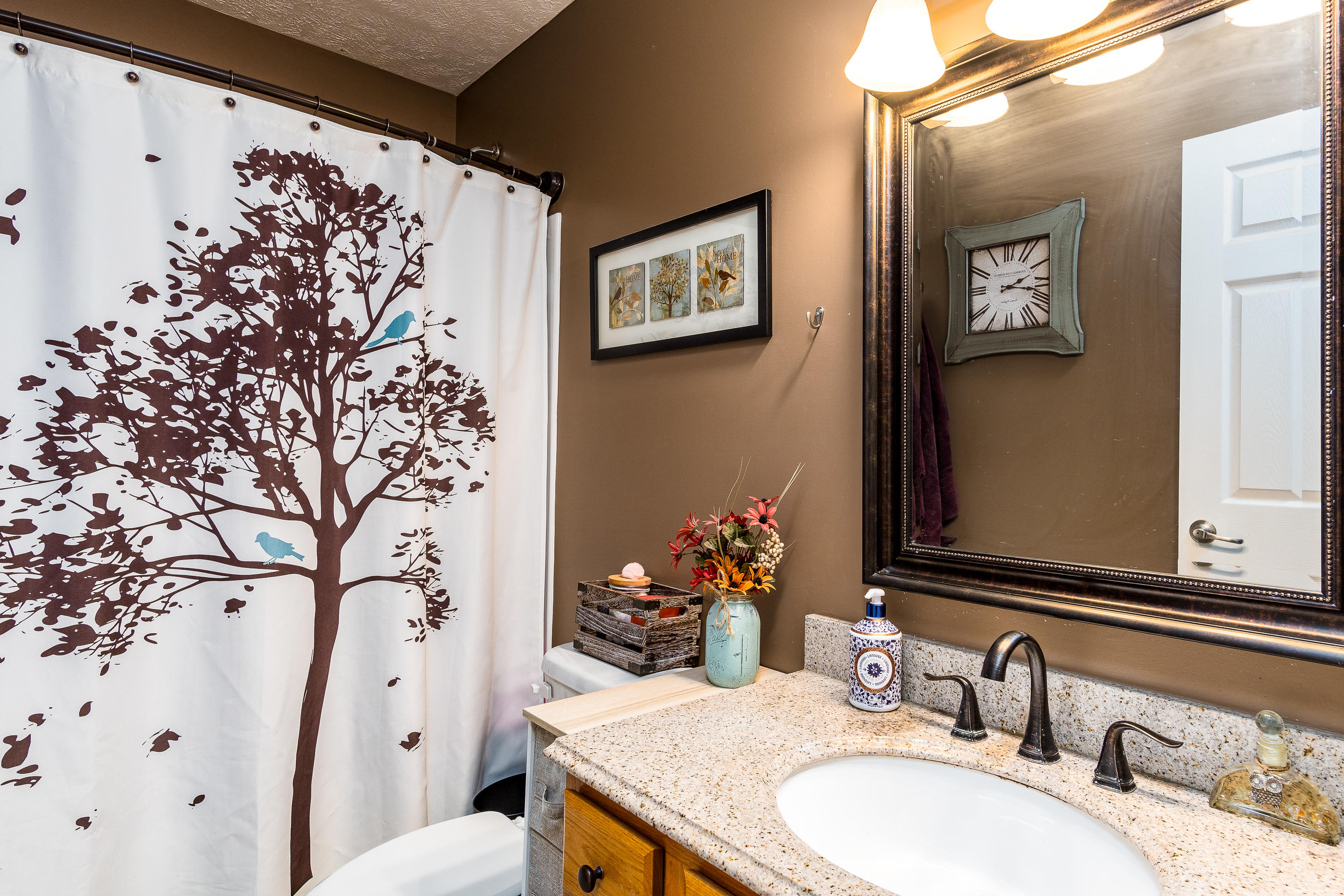 145 John Taylor Road Elizabethton, TN 37643 - Photo 11 of 17 Bathroom