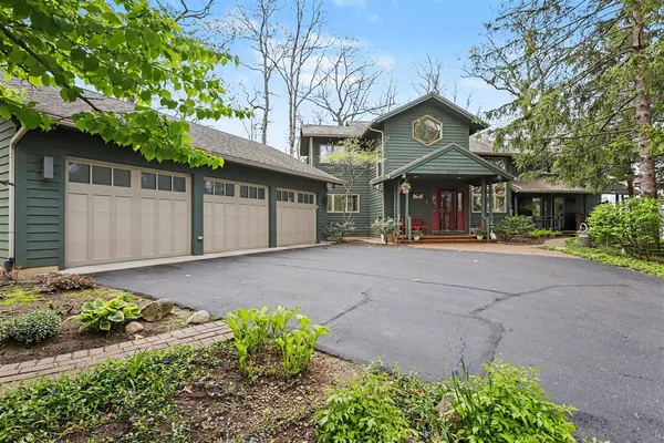 $1,125,000 | 90888 Bluff Drive, Marcellus, MI 49067