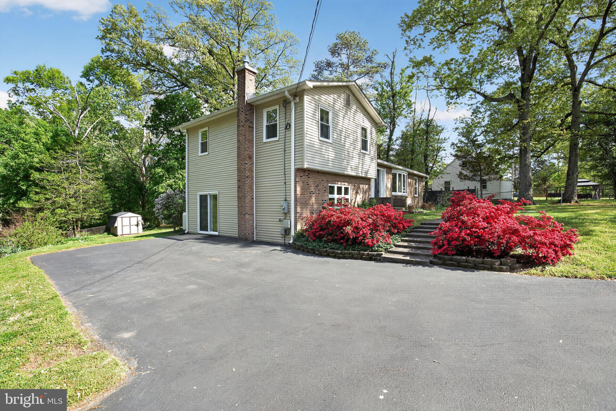 14004 South Springfield Road Brandywine, MD 20613 - Photo 4 of 54 Huge driveway
