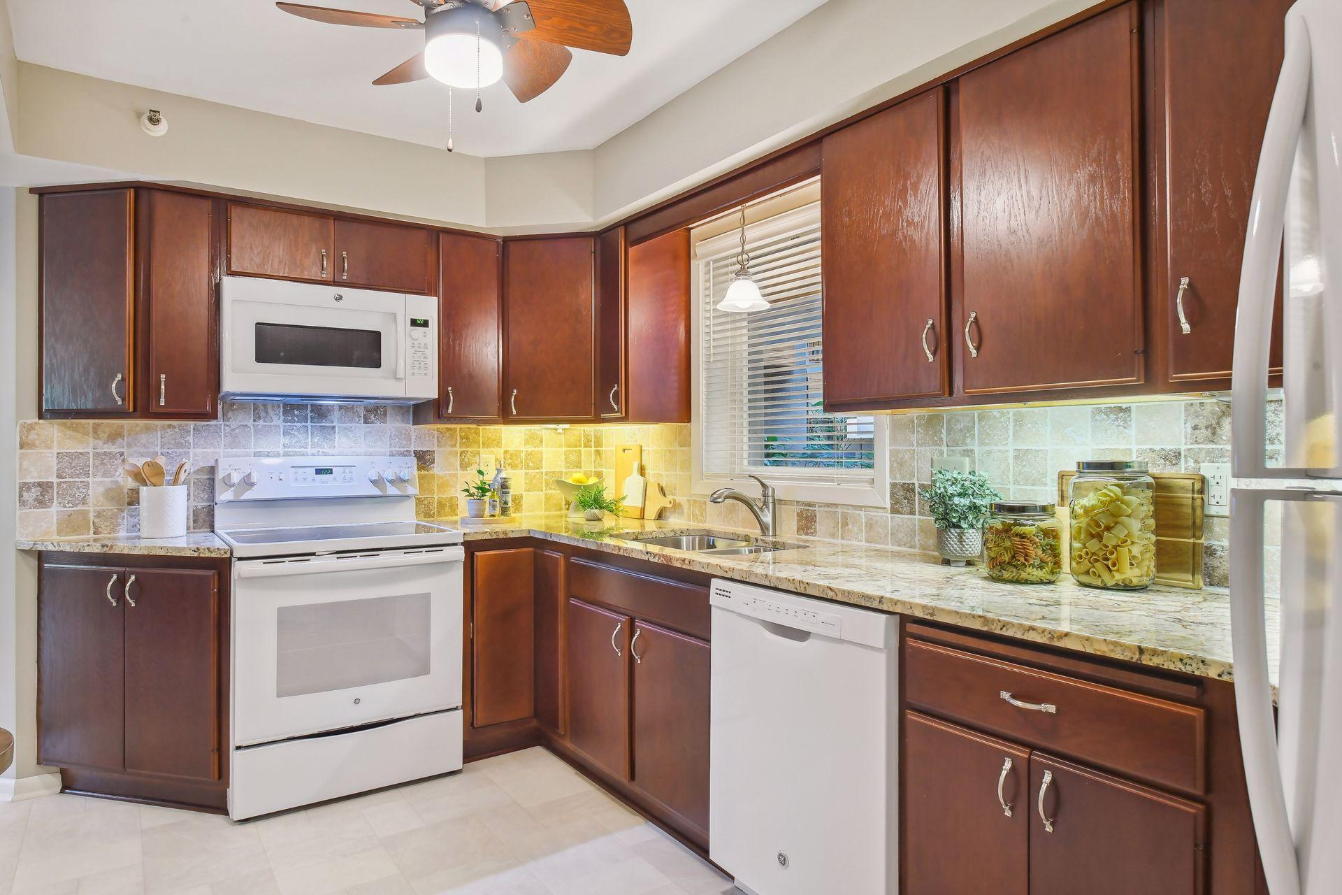 14401 Atrium Way, Unit 118 Minnetonka, MN 55345 - Photo 16 of 37