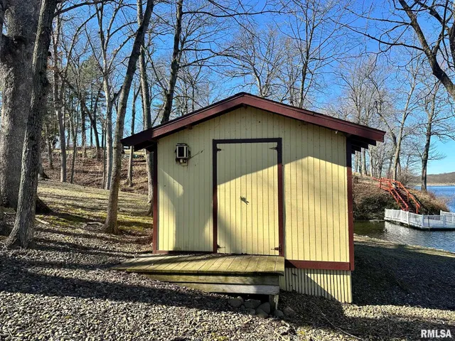 $209,000 | 14944 East Shochonie Point, Cuba, IL 61427