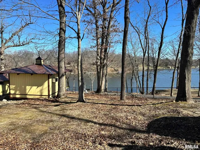 $209,000 | 14944 East Shochonie Point, Cuba, IL 61427