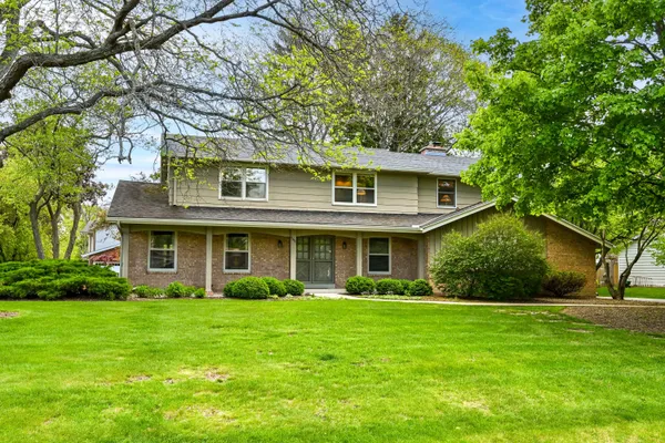 $675,000 | 9490 North Waverly Drive, Bayside, WI 53217