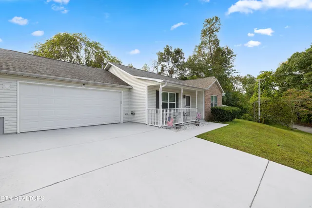 $325,000 | 8212 Oak Terrace Lane, Powell, TN 37849