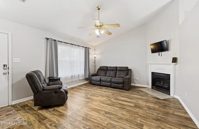 $325,000 | 8212 Oak Terrace Lane, Powell, TN 37849