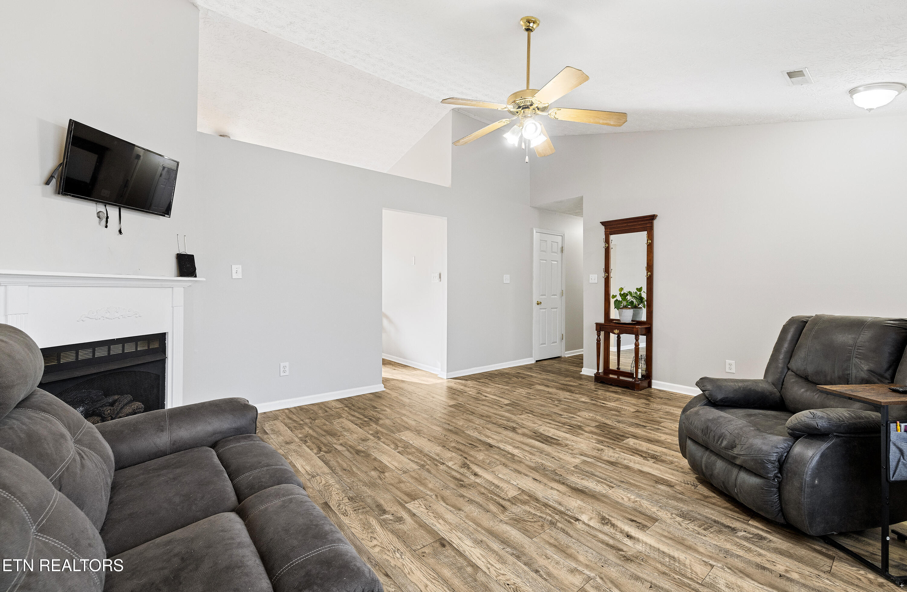 8212 Oak Terrace Lane Powell, TN 37849 - Photo 6 of 20 Positive Perceptions-4