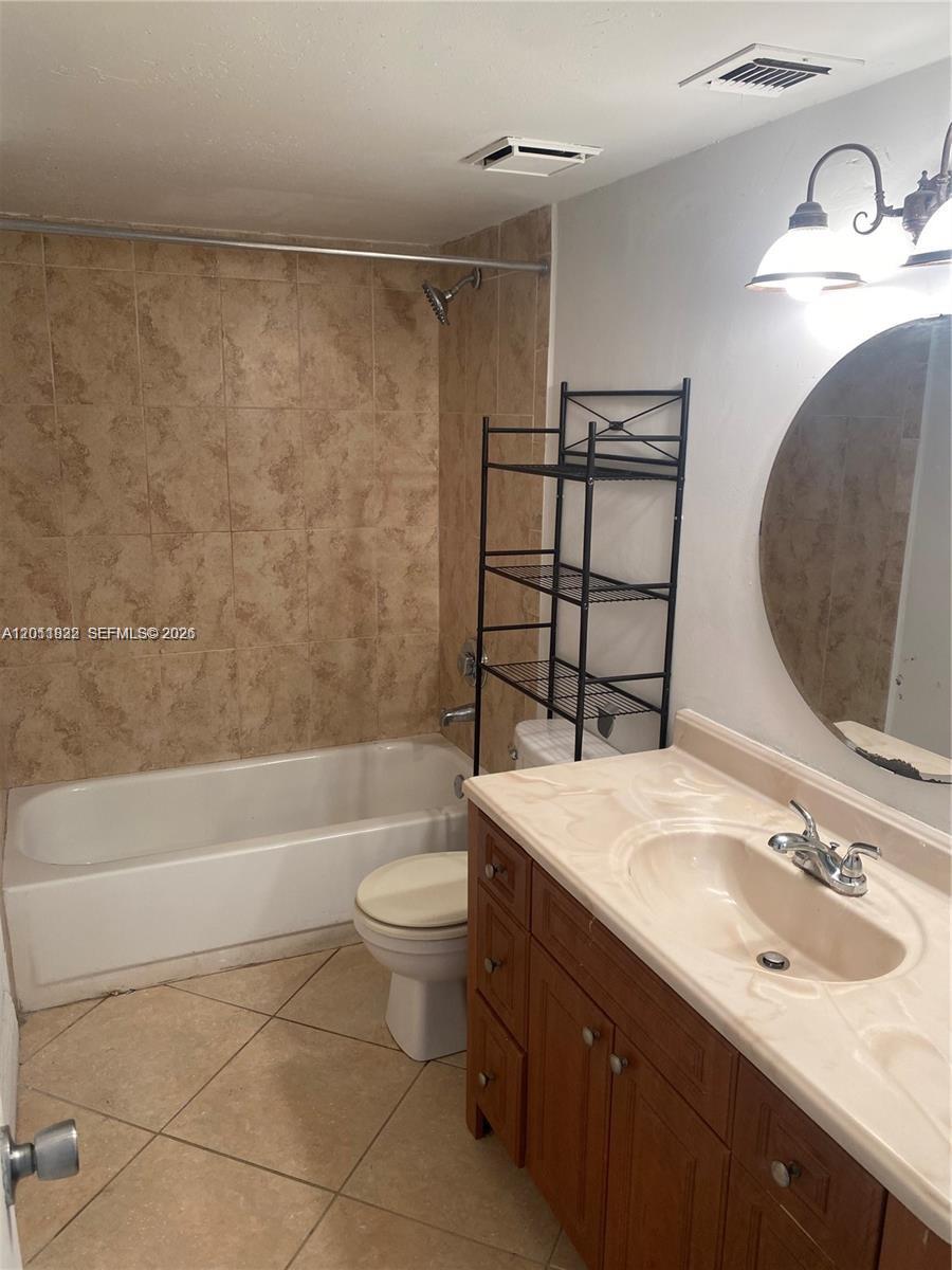 18330 Northwest 68th Avenue, Unit G Hialeah, FL 33015 - Photo 5 of 15