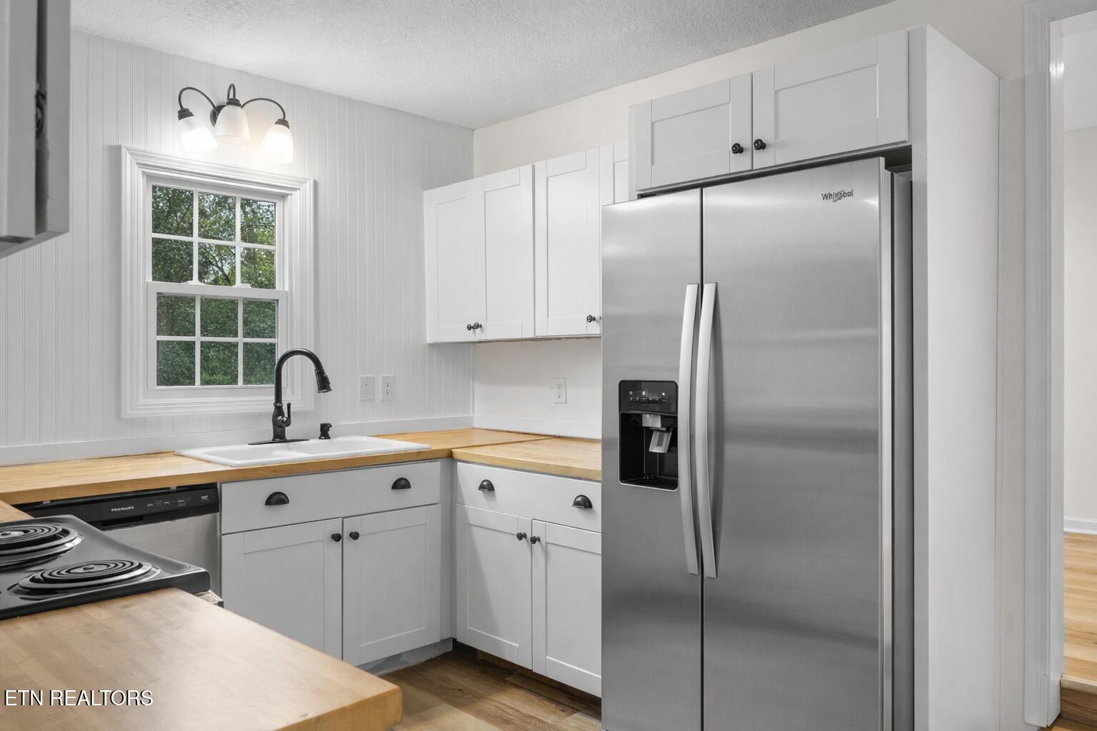 4854 Co Op Road Rockford, TN 37853 - Photo 14 of 31 Kitchen