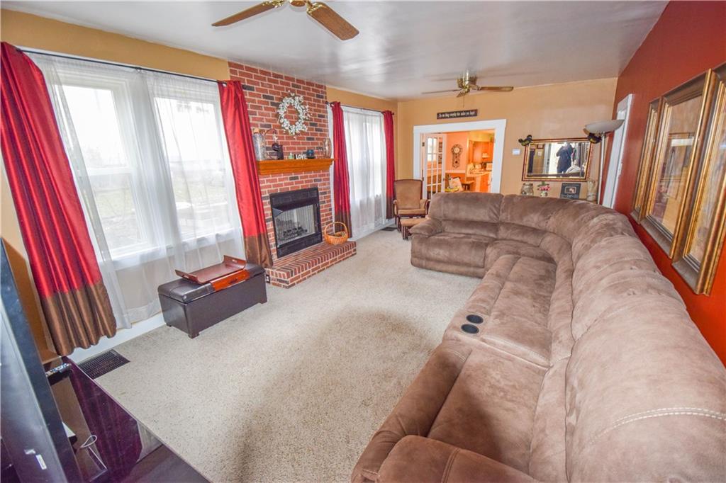 54 Eicher Road Emsworth, PA 15237 - Photo 3 of 21 Gallery Image 3