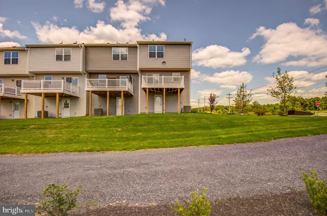 $2,100 | 110 Sophie Street, Strasburg, VA 22657