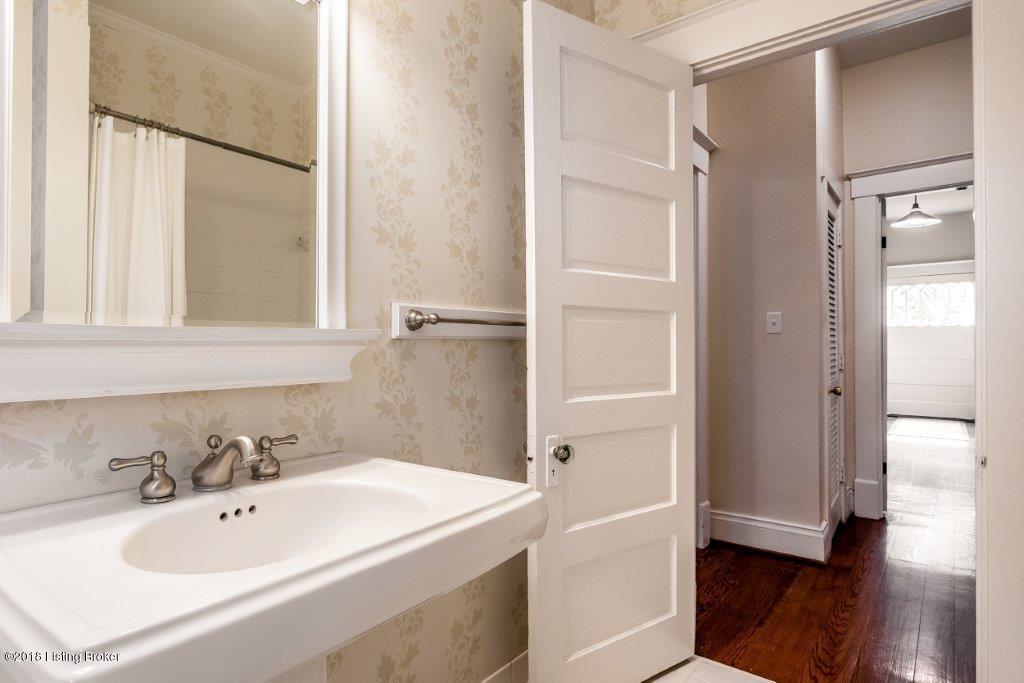 11703 Cedardale Road Anchorage, KY 40223 - Photo 34 of 91 11703 Cedardale Road-58