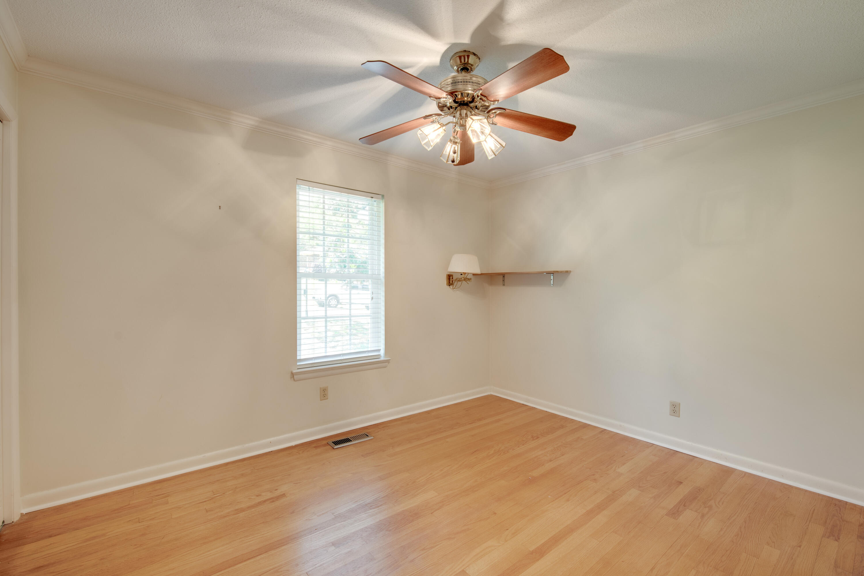 1312 Northgate Circle Hixson, TN 37343 - Photo 25 of 44 Guest Bedroom