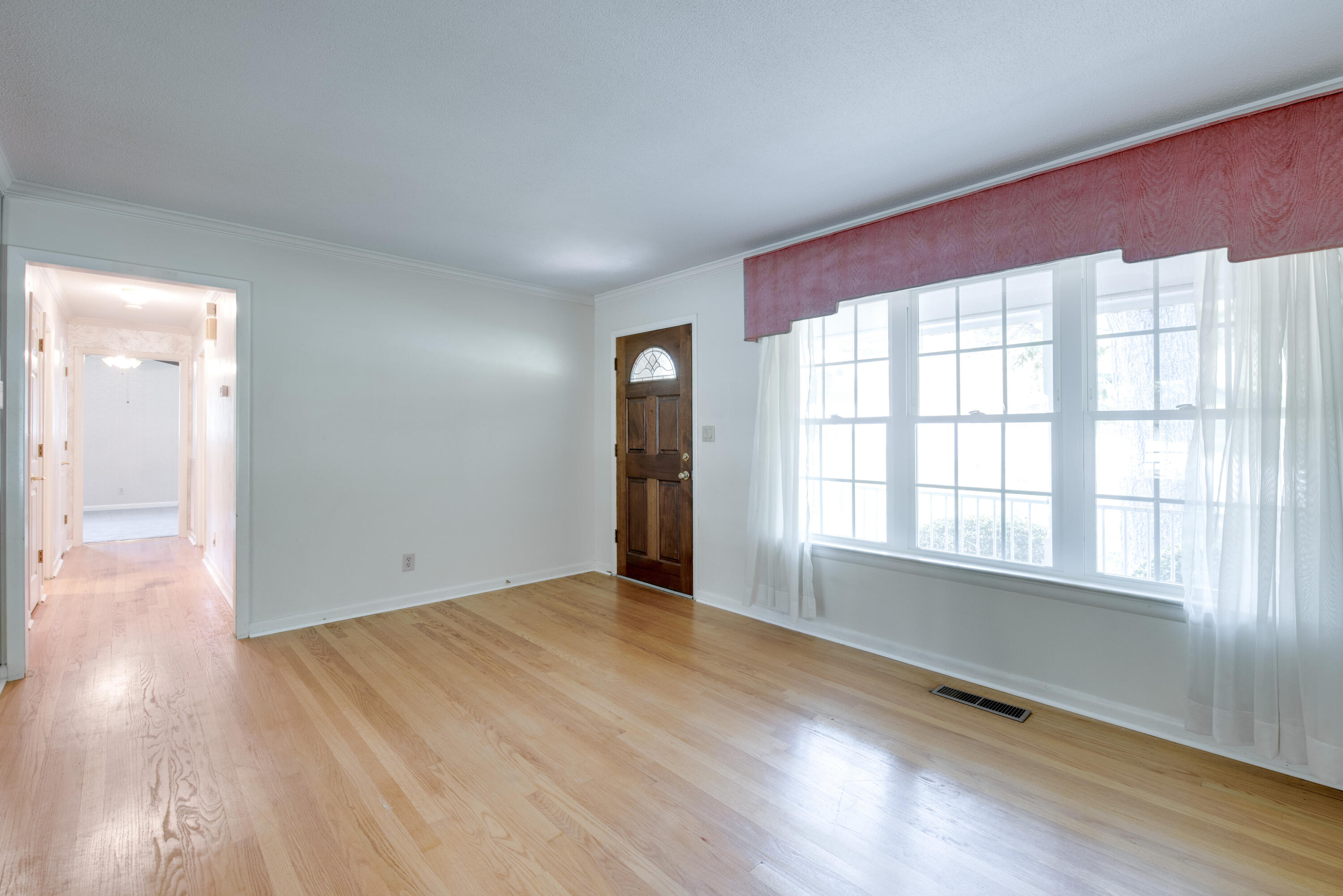 1312 Northgate Circle Hixson, TN 37343 - Photo 8 of 44 Living Area