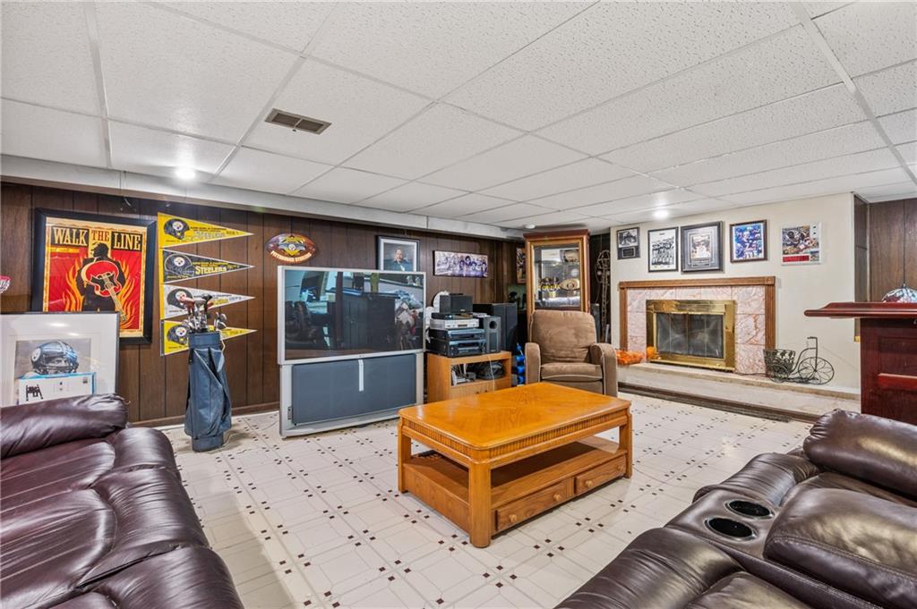 1733 Brodhead Road Coraopolis, PA 15108 - Photo 15 of 25 Gallery Image 15