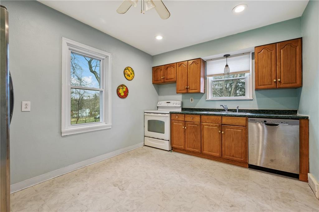 1733 Brodhead Road Coraopolis, PA 15108 - Photo 20 of 25 Gallery Image 20