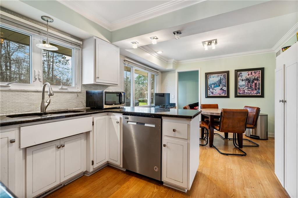 1733 Brodhead Road Coraopolis, PA 15108 - Photo 8 of 25 Gallery Image 8