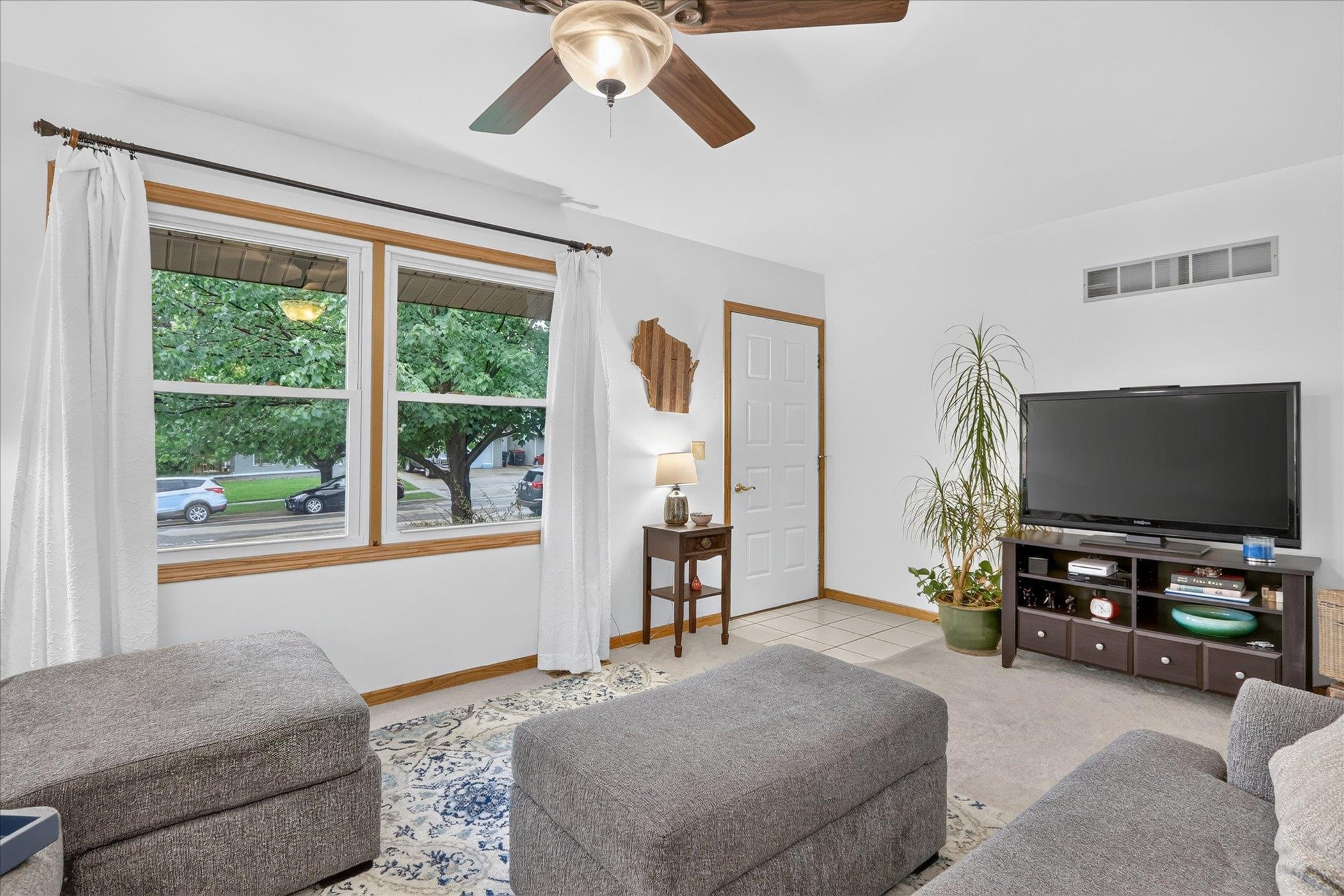 511 Johnson Clinton, WI 53525 - Photo 7 of 42