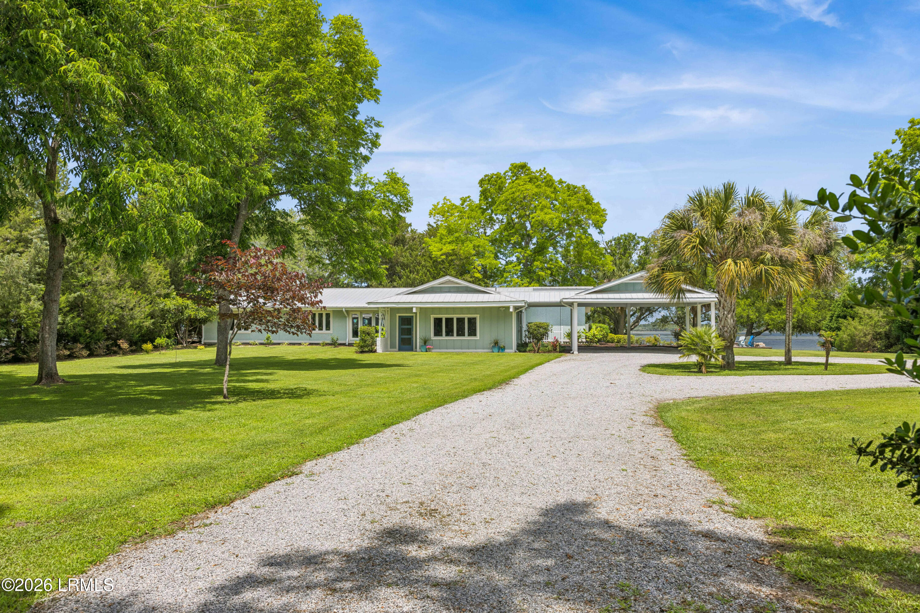 21 Toad Hall Beaufort, SC 29907 - Photo 3 of 60 Front Exterior daylight