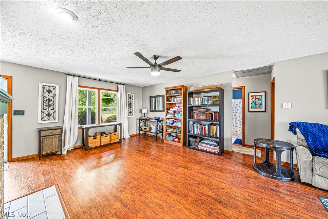 9257 Bechtel Road Elyria, OH 44035 - Photo 8 of 38 Gallery Image 8