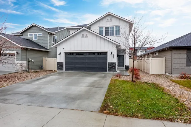 $480,000 | 262 South Riggs Spg Avenue, Meridian, ID 83642