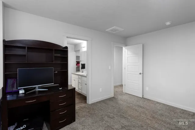 $480,000 | 262 South Riggs Spg Avenue, Meridian, ID 83642