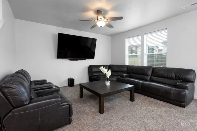 $480,000 | 262 South Riggs Spg Avenue, Meridian, ID 83642