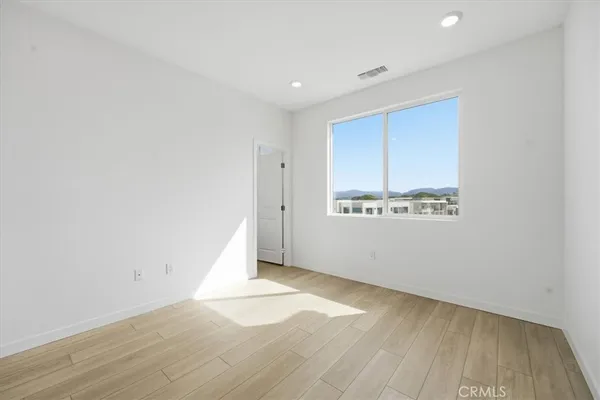 $698,990 | 27341 Bear Creek Lane, Valencia, CA 91381