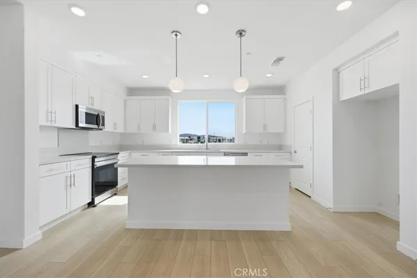 $698,990 | 27341 Bear Creek Lane, Valencia, CA 91381