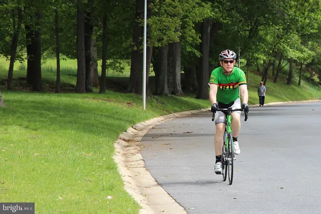 $194,900 | 15401 Bassett Lane, Unit 452E, Silver Spring, MD 20906