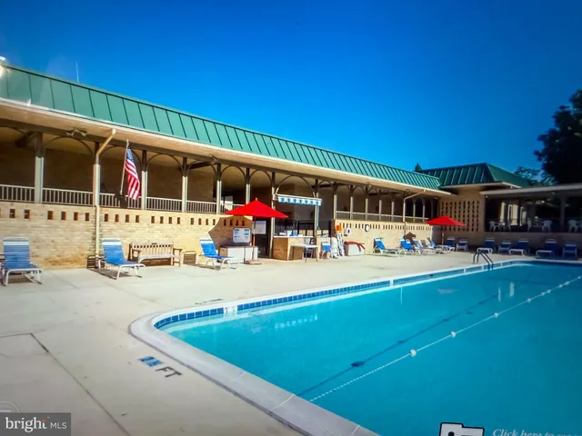 $194,900 | 15401 Bassett Lane, Unit 452E, Silver Spring, MD 20906