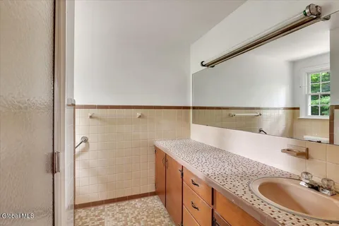 $450,000 | 9 Chestnut Lane, Clifton Park, NY 12065