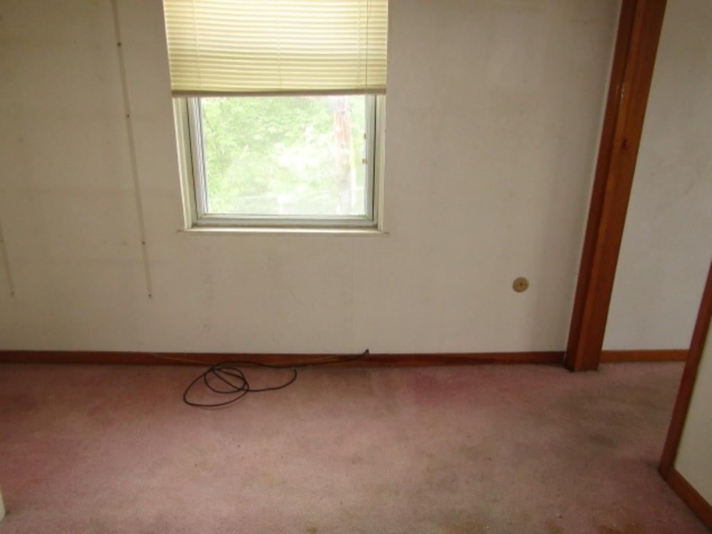 1214 1/2 3rd Street McKees Rocks, PA 15136 - Photo 15 of 28 an empty room with a window