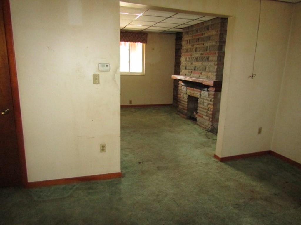 1214 1/2 3rd Street McKees Rocks, PA 15136 - Photo 9 of 28 an empty room with windows