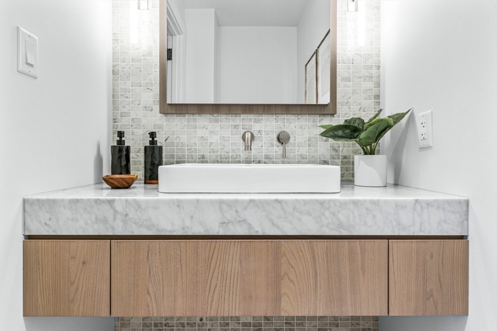 40 Trinity Place, Unit 32EF COMBO Boston, MA 02116 - Photo 3 of 42