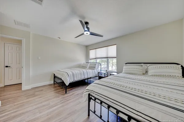 $3,350 | 23902 Alpine Lodge, San Antonio, TX 78258