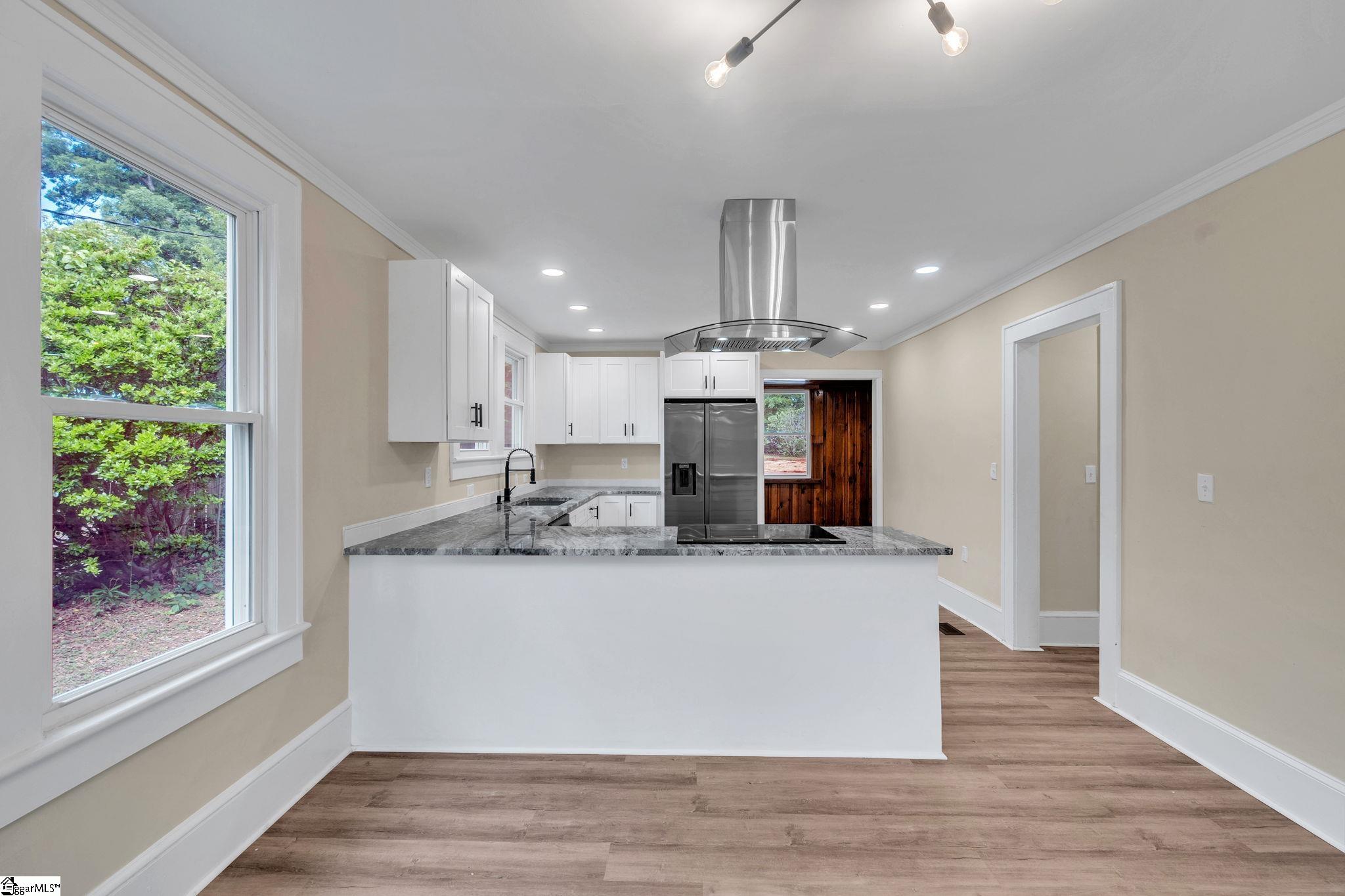 313 Furman Hall Road Greenville, SC 29609 - Photo 10 of 35 Gallery Image 10