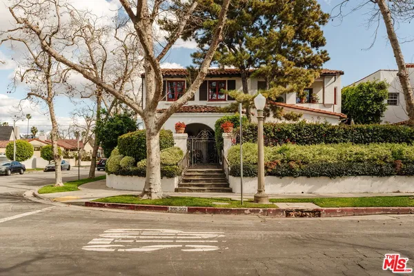 $2,695,000 | 200 South Mansfield Avenue, Los Angeles, CA 90036