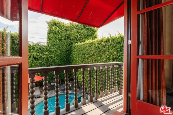 $2,695,000 | 200 South Mansfield Avenue, Los Angeles, CA 90036