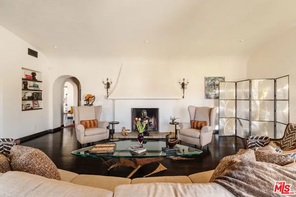 $2,695,000 | 200 South Mansfield Avenue, Los Angeles, CA 90036
