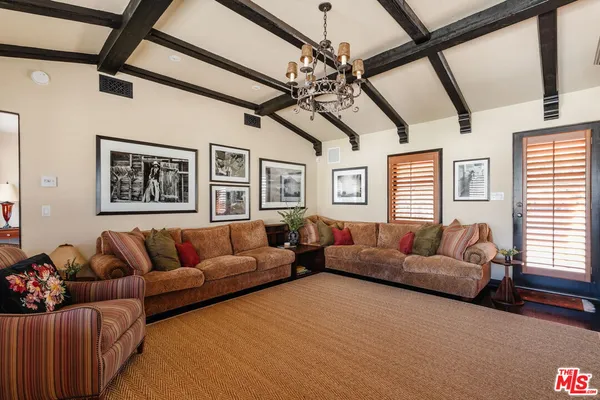 $2,695,000 | 200 South Mansfield Avenue, Los Angeles, CA 90036
