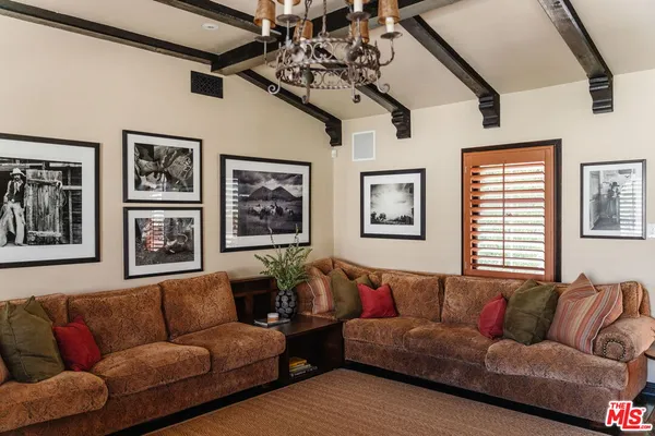 $2,695,000 | 200 South Mansfield Avenue, Los Angeles, CA 90036