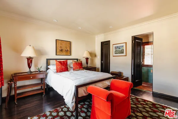 $2,695,000 | 200 South Mansfield Avenue, Los Angeles, CA 90036