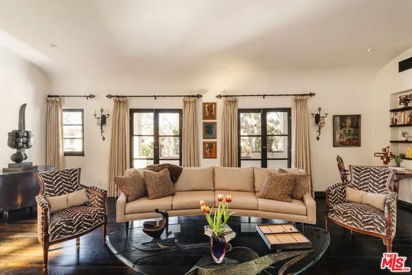 $2,695,000 | 200 South Mansfield Avenue, Los Angeles, CA 90036