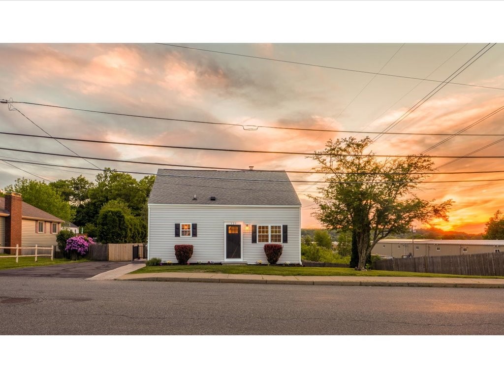 121 Talcott Street Woonsocket, RI 02895 - Photo 7 of 42