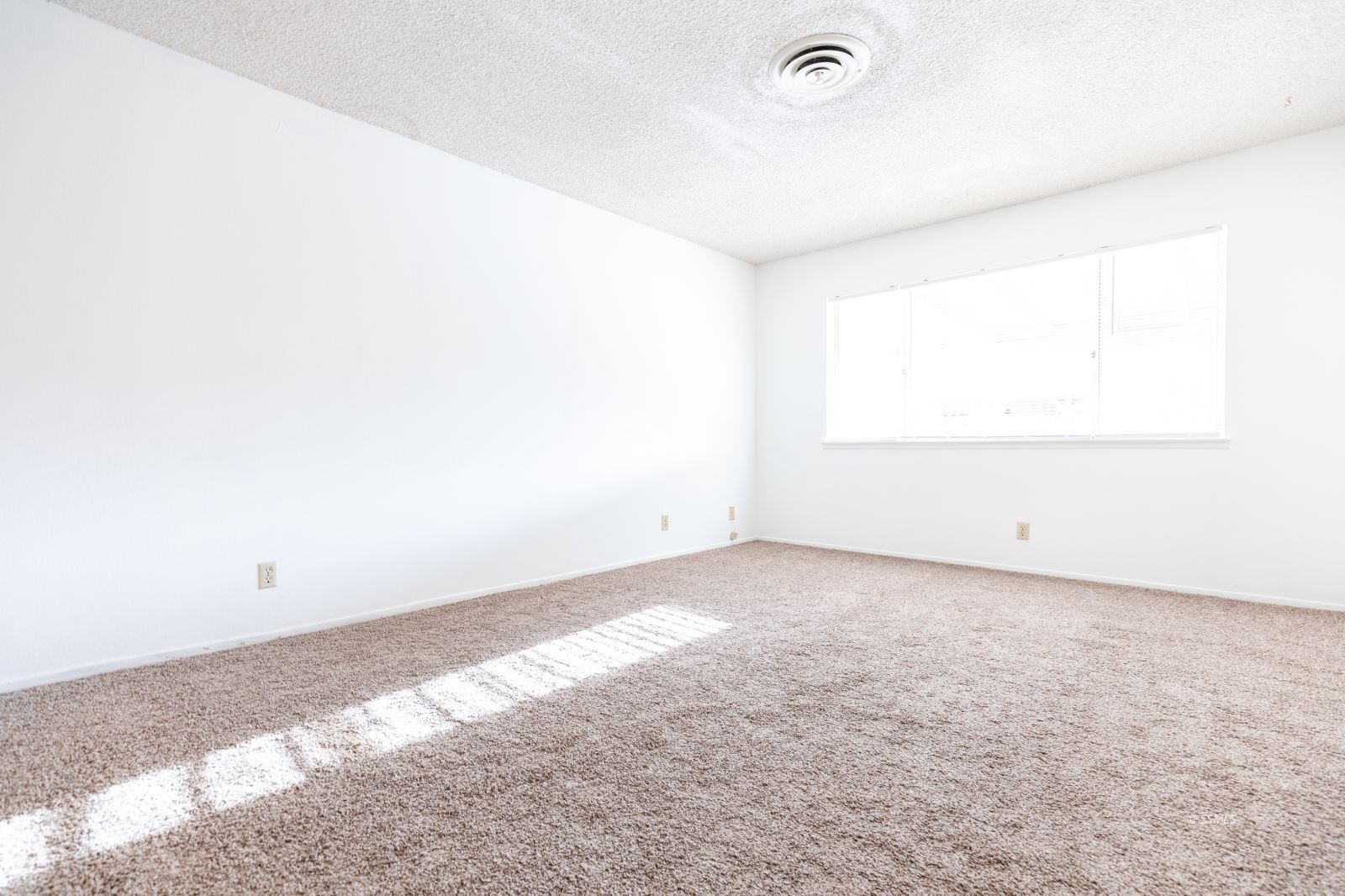 1000 Sherri Street Ridgecrest, CA 93555 - Photo 5 of 30
