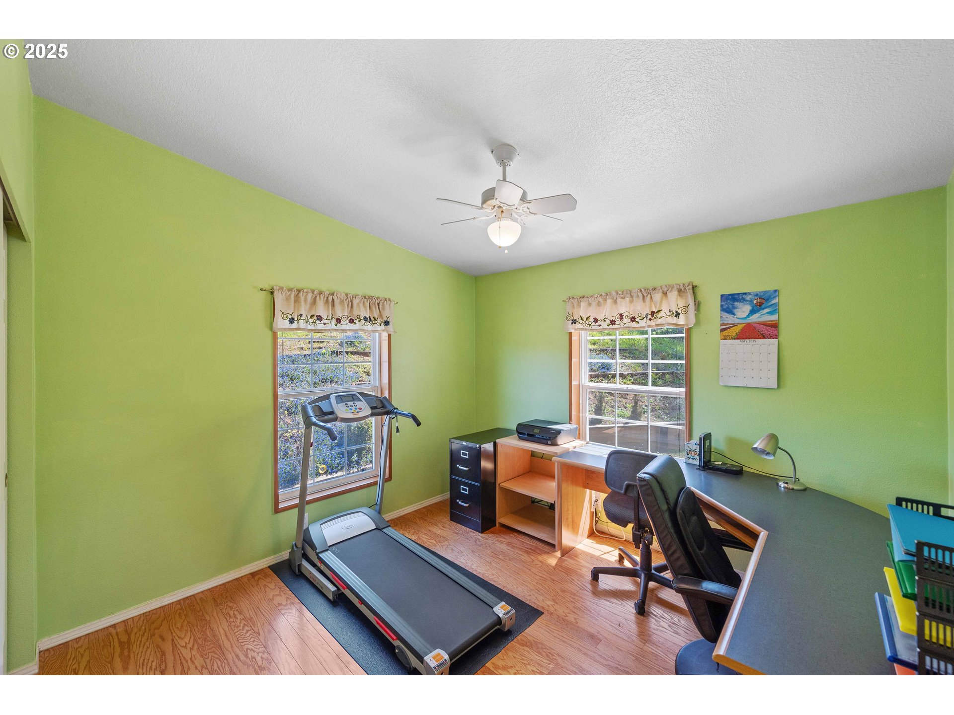 1615 Kristi Loop Lakeside, OR 97449 - Photo 23 of 38 a workspace with furniture and window