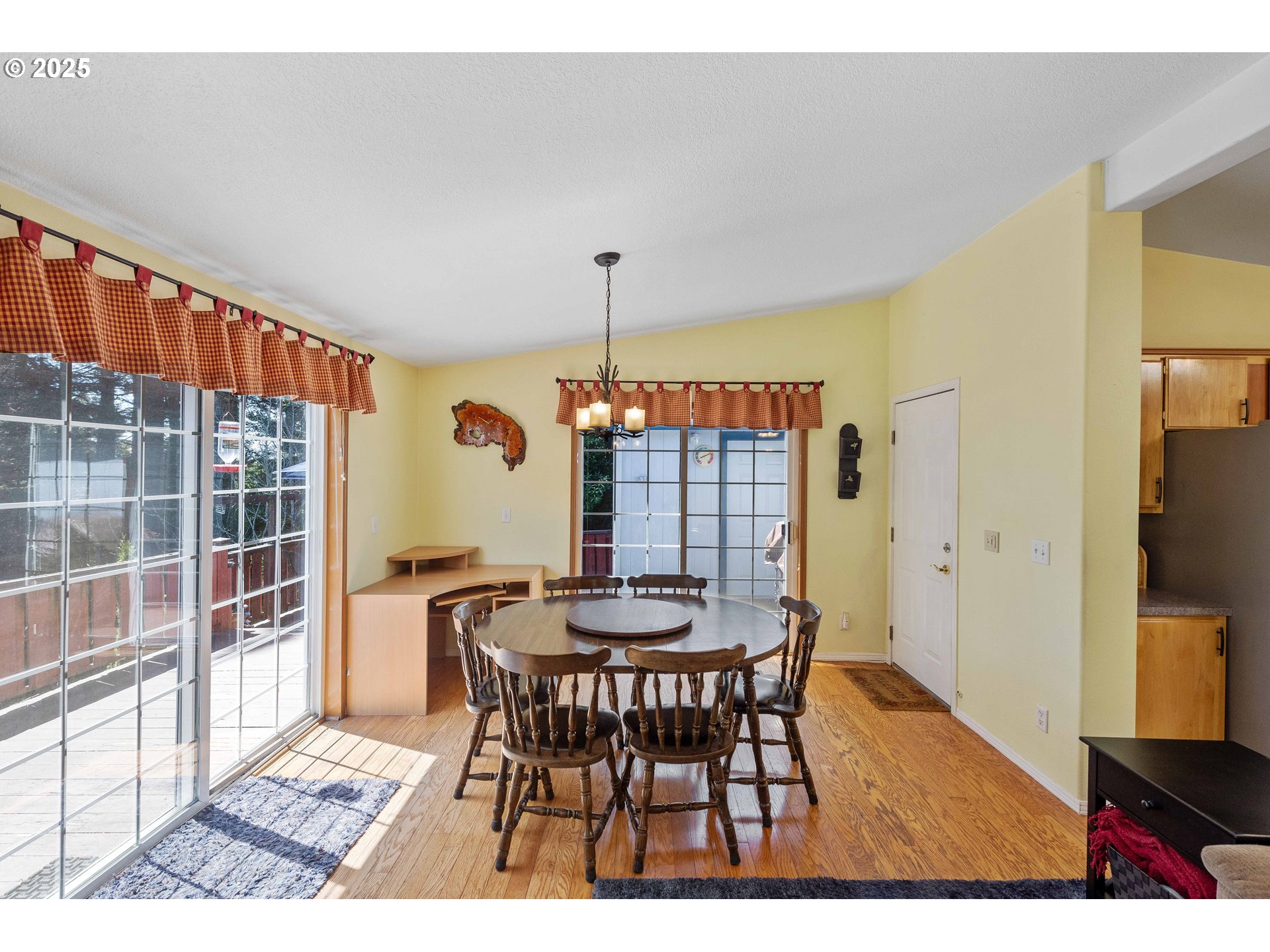1615 Kristi Loop Lakeside, OR 97449 - Photo 28 of 38 a dining room with furniture and window