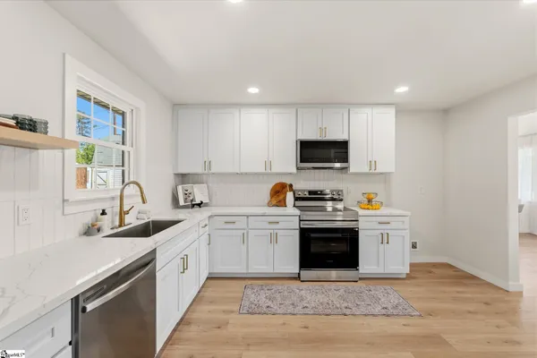 $325,000 | 207 Donaree Drive, Anderson, SC 29625