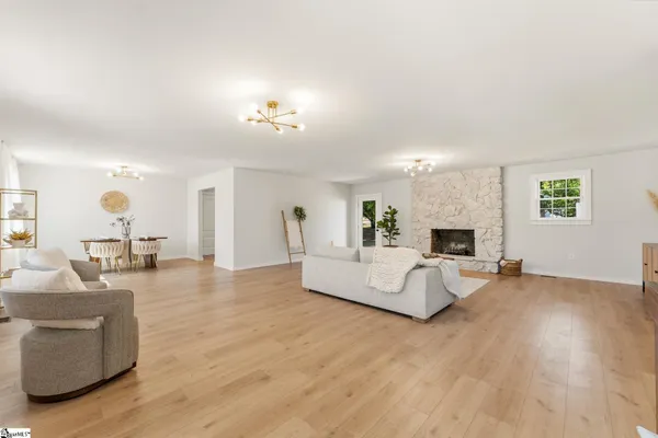 $325,000 | 207 Donaree Drive, Anderson, SC 29625