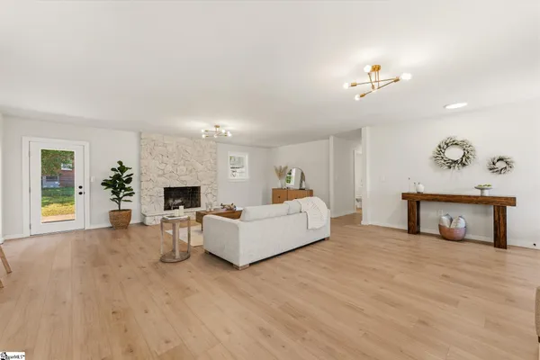 $325,000 | 207 Donaree Drive, Anderson, SC 29625